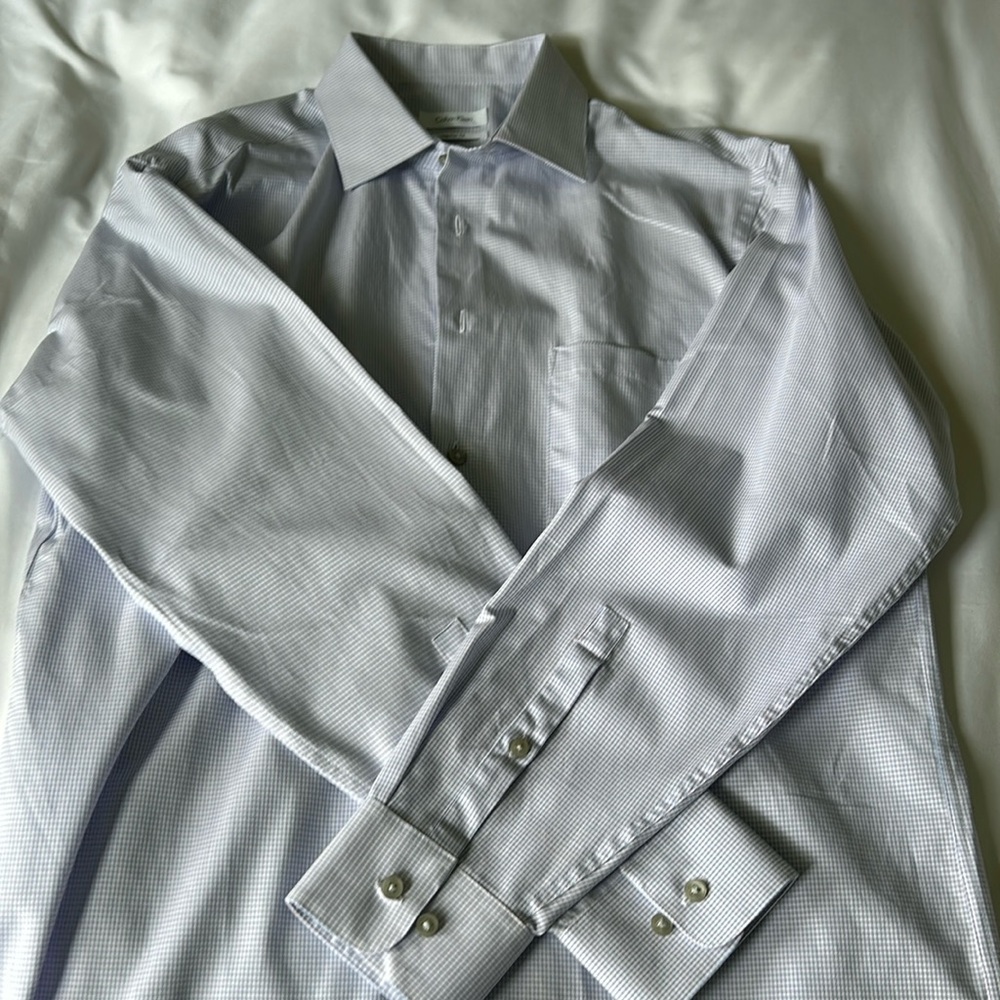 Men’s Calvin Klein dress shirt. Long sleeved. 15.5/32-33. Never worn